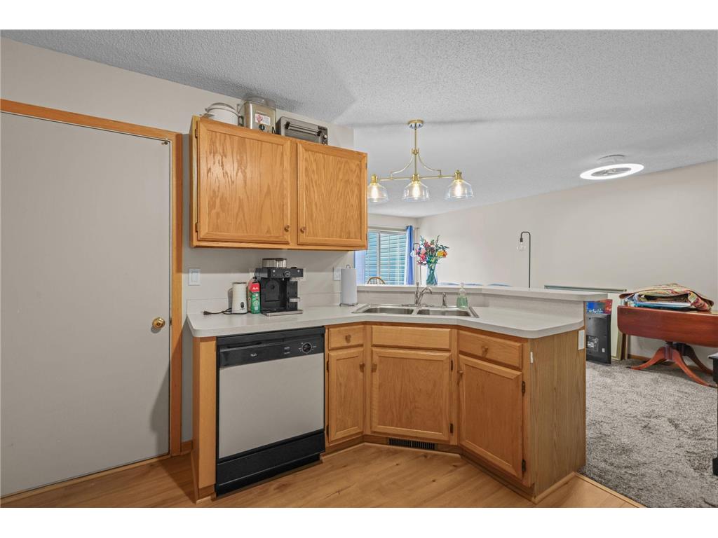1795 Donegal Drive #8 Woodbury MN 55125 7108456 image11