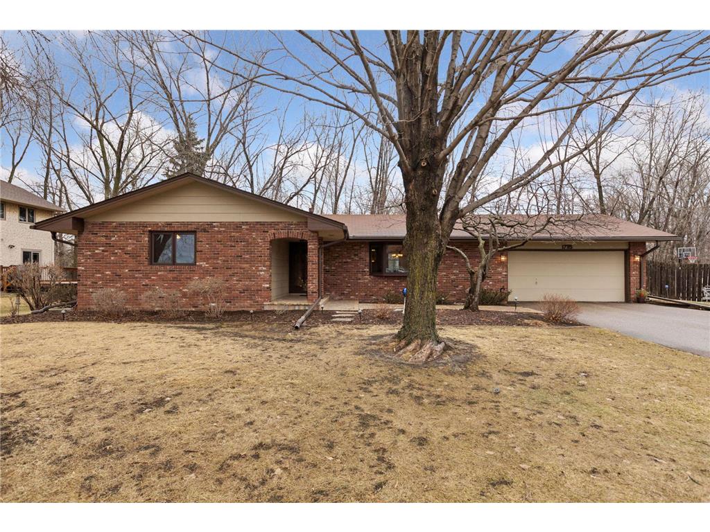 1795 Lake Valentine Road Arden Hills MN 55112 7017246 image1