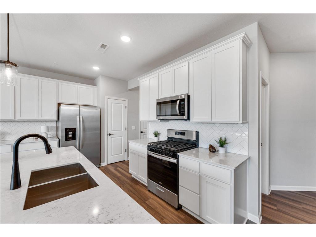 17967 Giants Way Lakeville MN 55044 7039834 image2