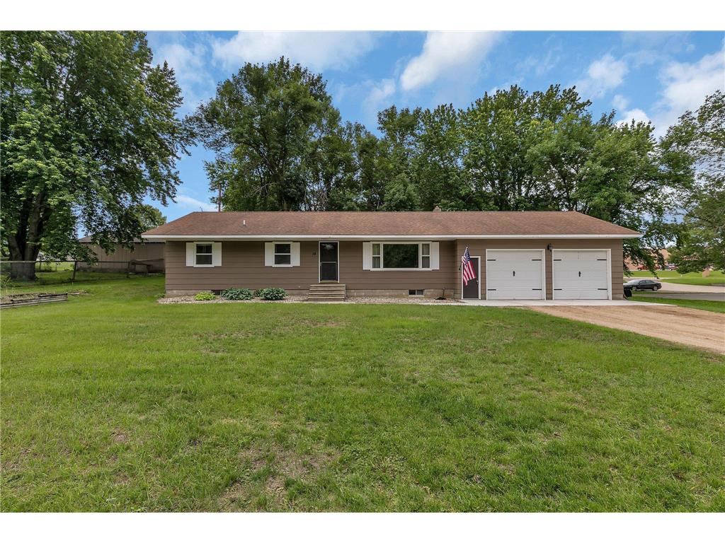 18 4th Avenue SE New London MN 56273 6737605 image1