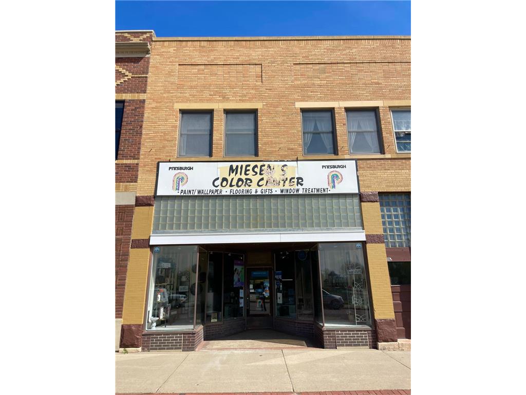 18 E Central Street Springfield MN 56087 7079886 image1