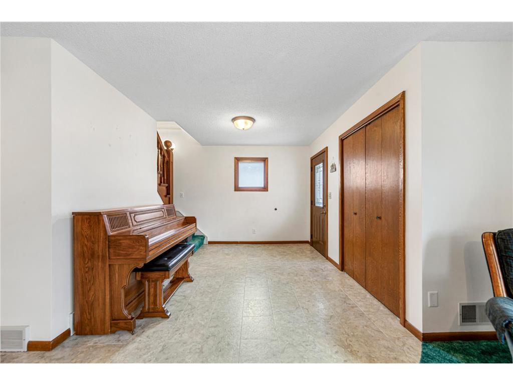 18 N Payne Street New Ulm MN 56073 7048716 image5