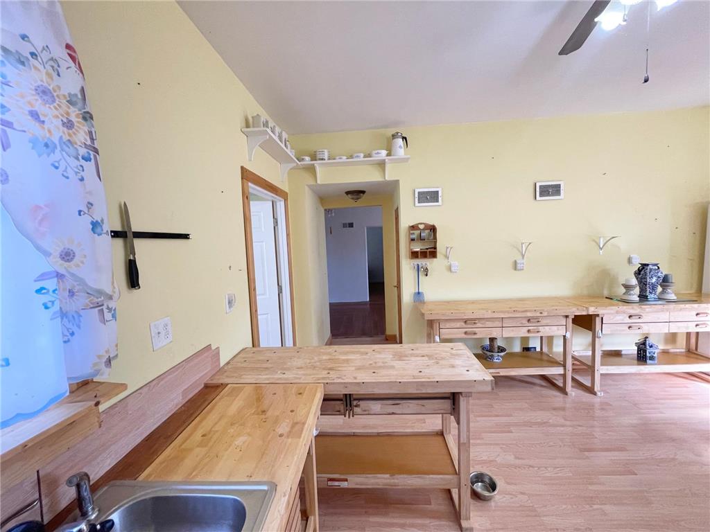 18 S Spring Avenue Springfield MN 56087 6804231 image11