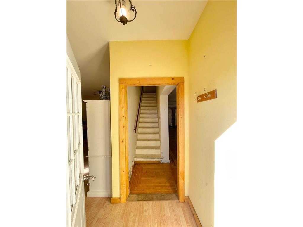 18 S Spring Avenue Springfield MN 56087 6804231 image4