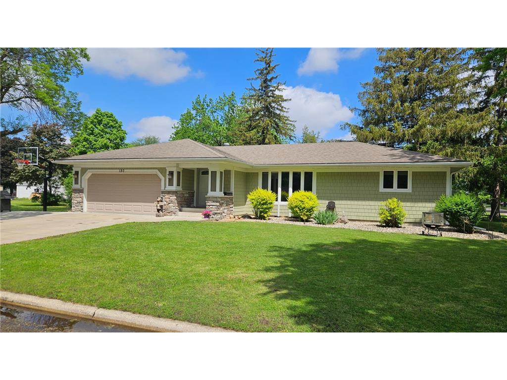 180 E Solberg Street Le Center MN 56057 6540176 image1