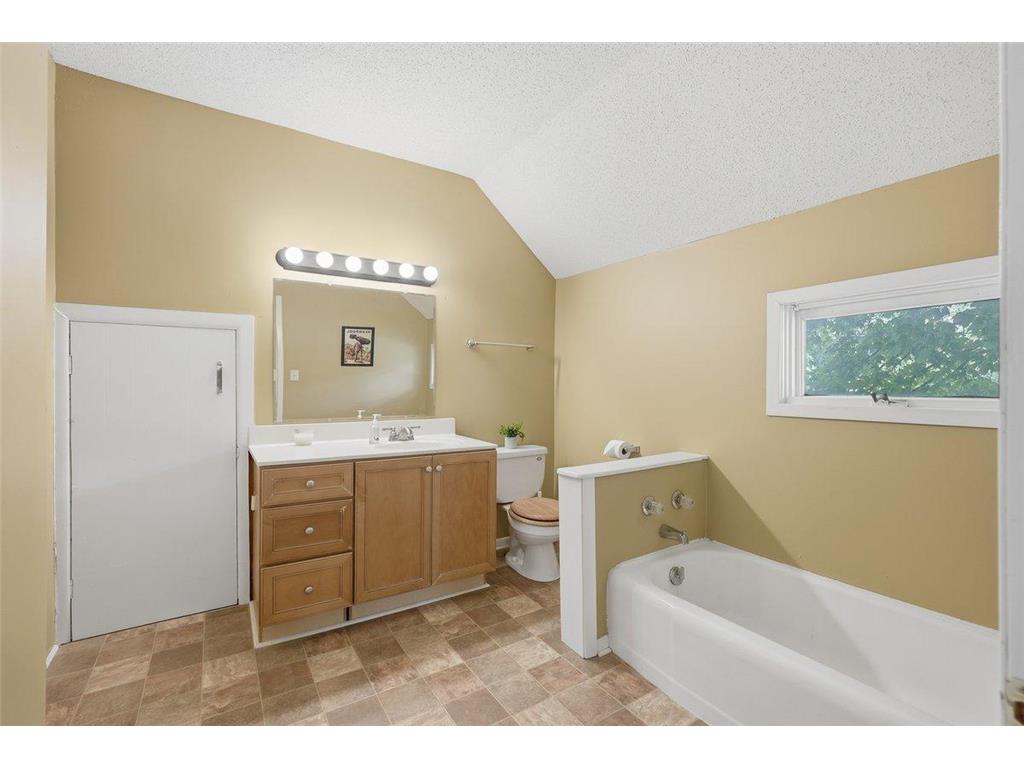 180 S Plum Street Ellsworth WI 54011 7095396 image21