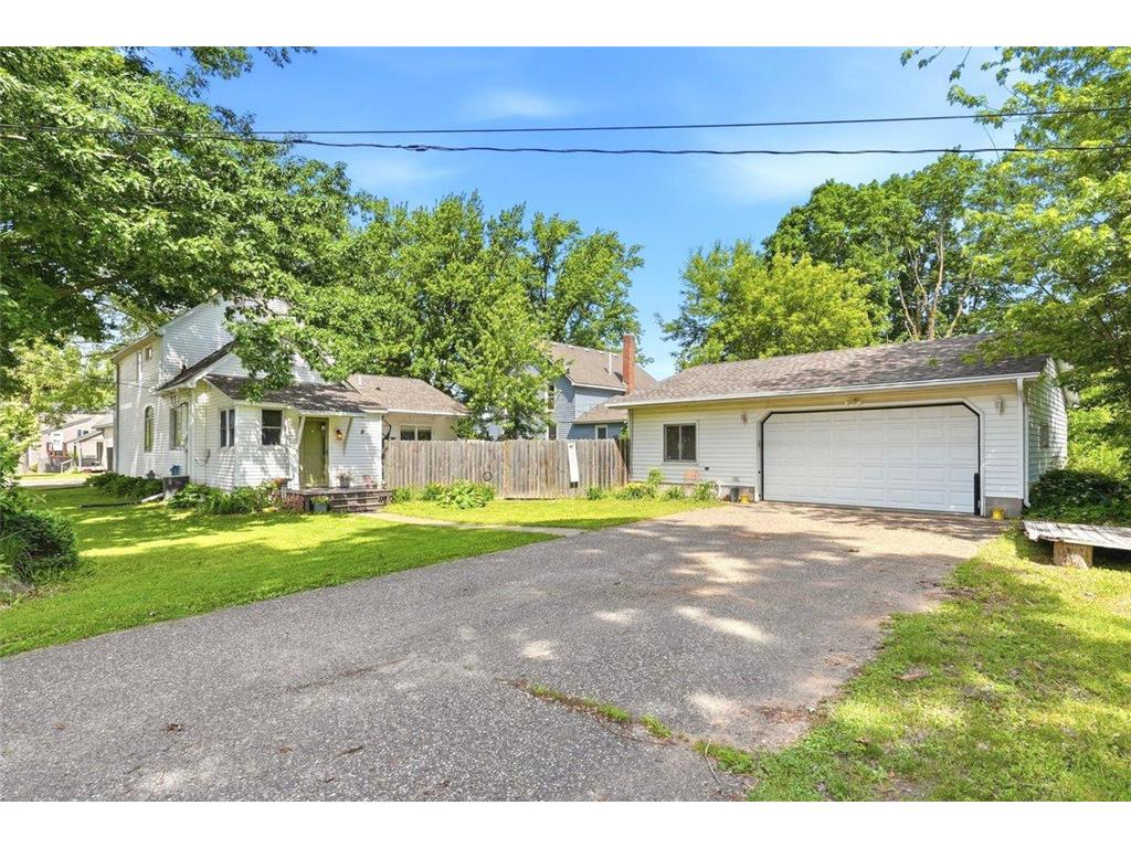 180 S Plum Street Ellsworth WI 54011 7095396 image31
