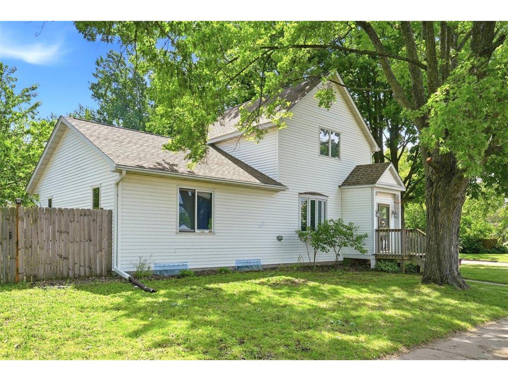 180 S Plum Street Ellsworth WI 54011 7095396 image4