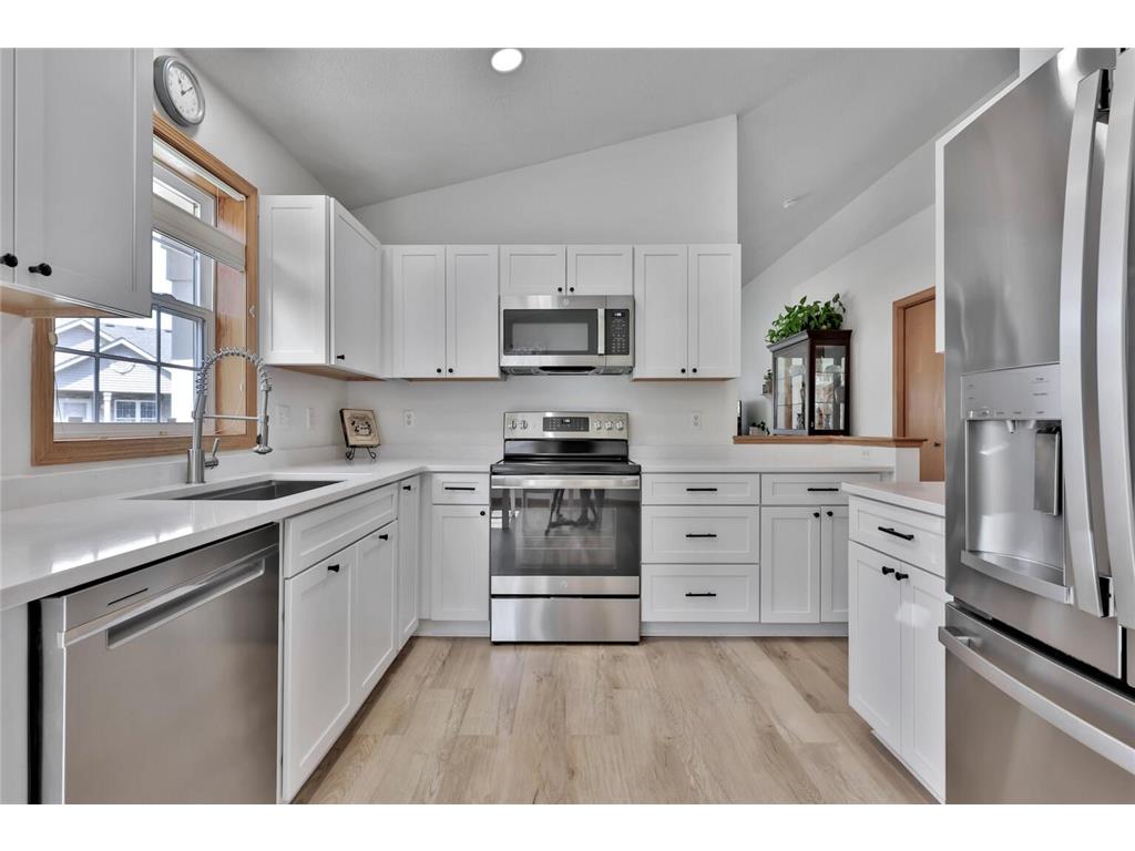 180 Wedgewood Drive Mahtomedi MN 55115 7056321 image2