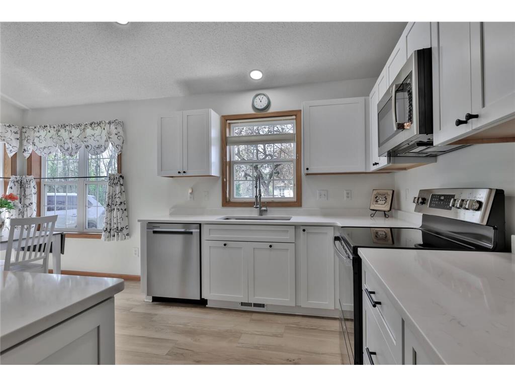 180 Wedgewood Drive Mahtomedi MN 55115 7056321 image3