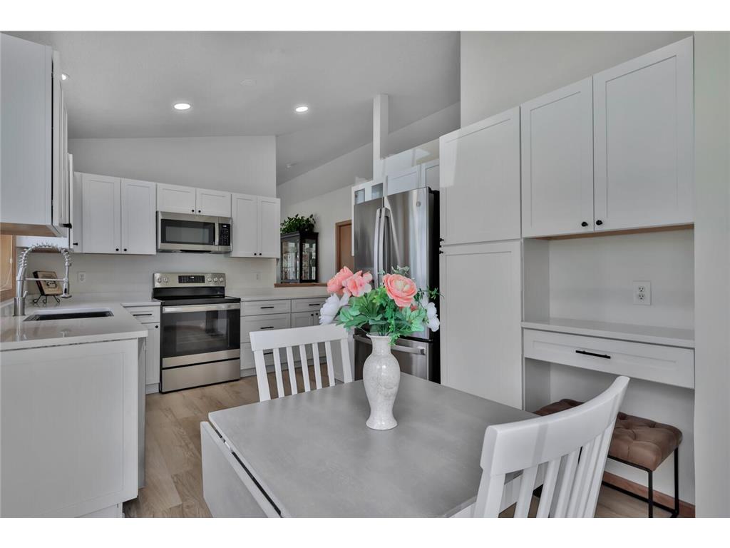 180 Wedgewood Drive Mahtomedi MN 55115 7056321 image4