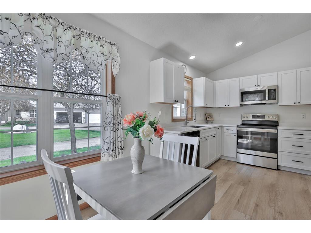 180 Wedgewood Drive Mahtomedi MN 55115 7056321 image5