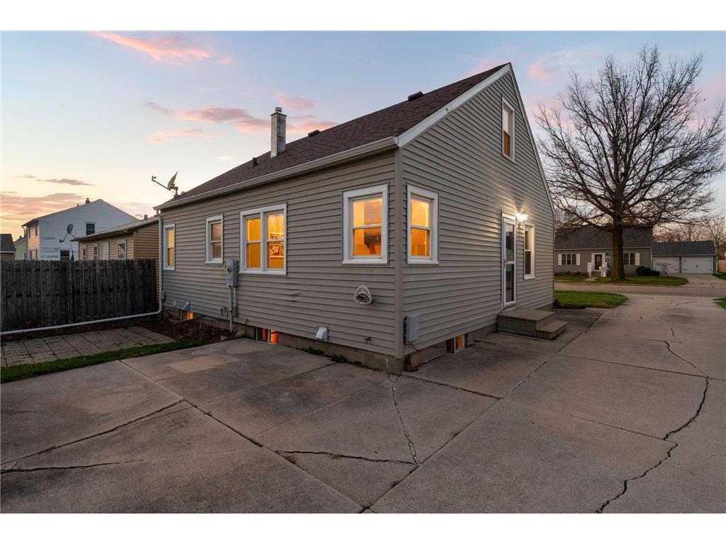 1800 2nd Avenue SE Austin MN 55912 7056339 image4