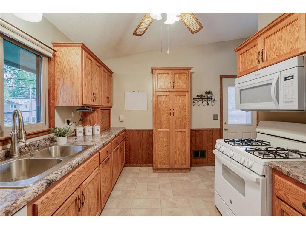 1800 Pine Street Hastings MN 55033 7056817 image4