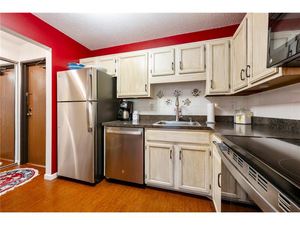 1800 Riverwood Drive #301 Burnsville MN 55337 7114233 image5