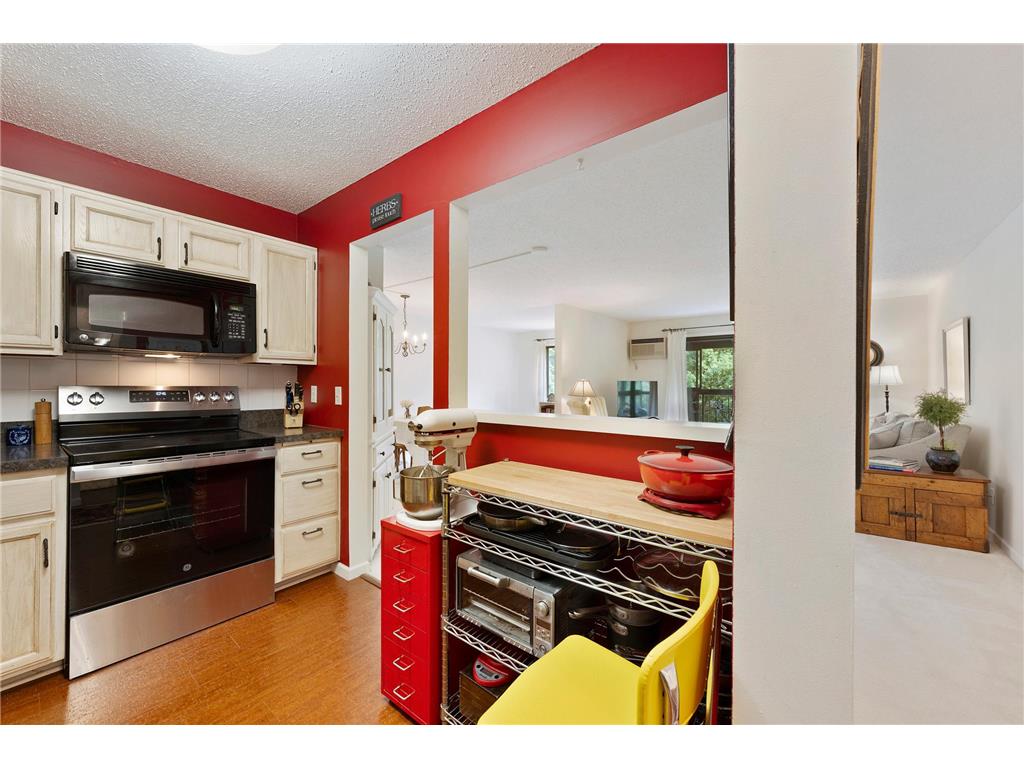 1800 Riverwood Drive #301 Burnsville MN 55337 7114233 image6