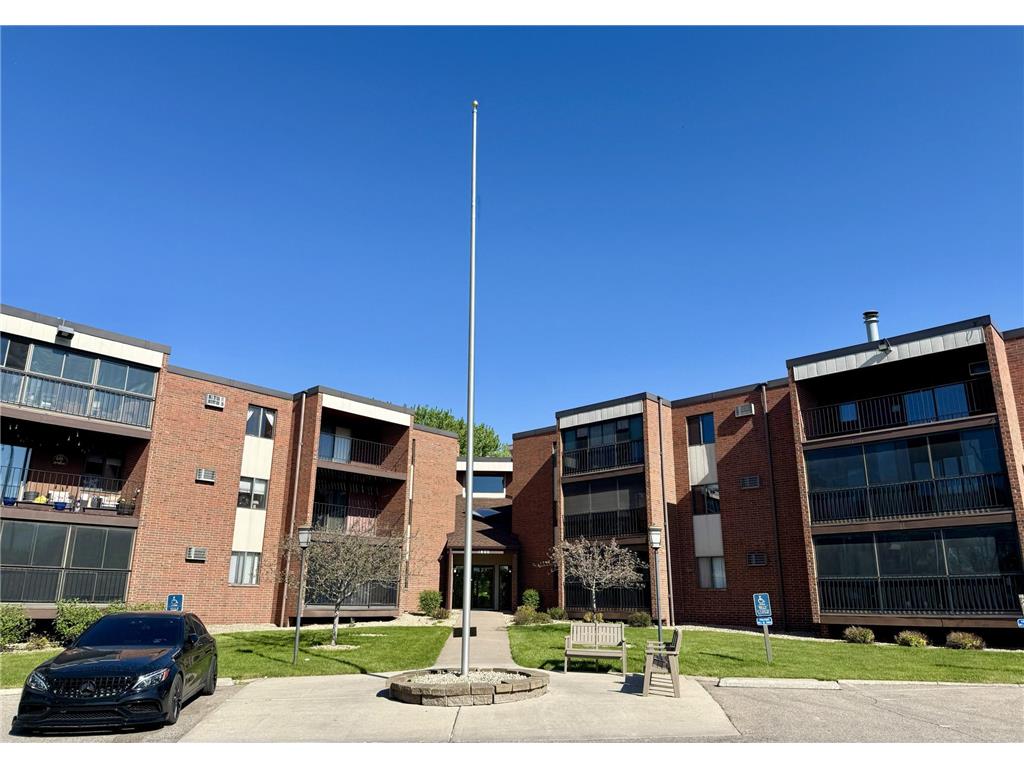 1800 Riverwood Drive #318 Burnsville MN 55337 7021416 image1
