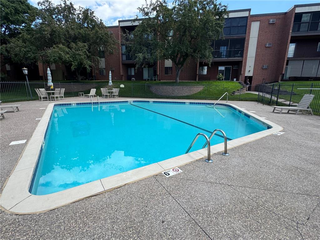 1800 Riverwood Drive #323 Burnsville MN 55337 7038429 image2