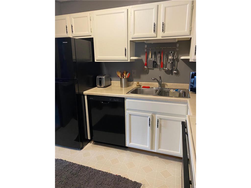 1800 Riverwood Drive #323 Burnsville MN 55337 7038429 image5