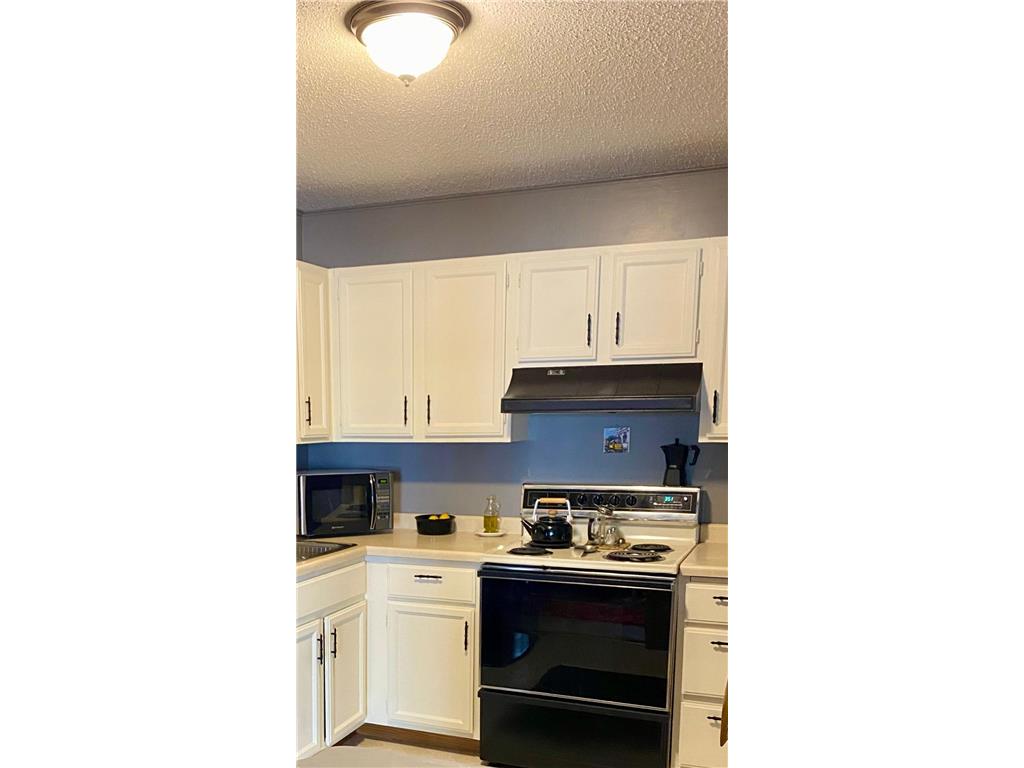 1800 Riverwood Drive #323 Burnsville MN 55337 7038429 image7