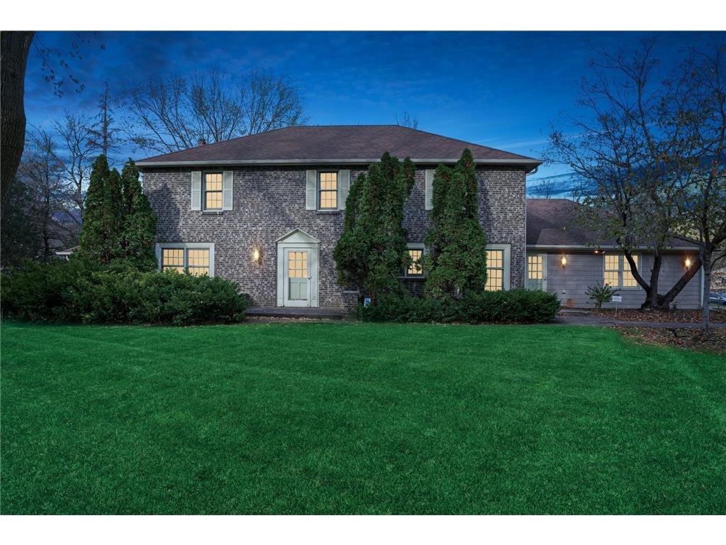 18000 Berry Lane, Deephaven, MN, 55391 MLS 6457744 Edina Realty