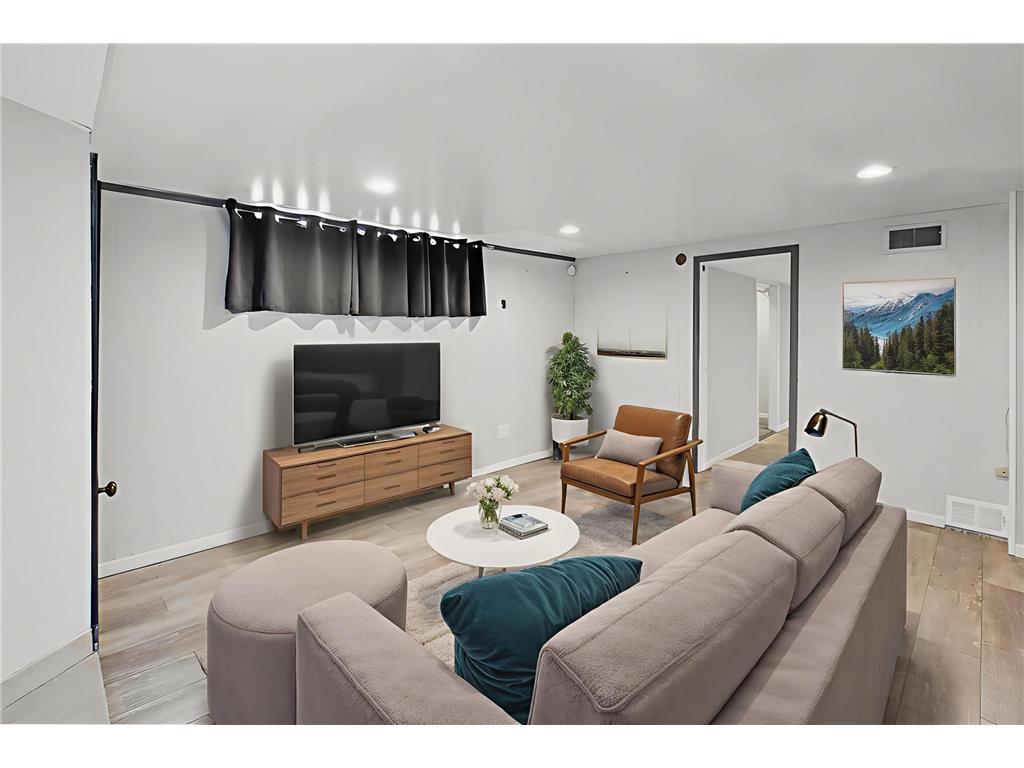 1801 3rd Avenue N Minneapolis MN 55405 7004762 image21