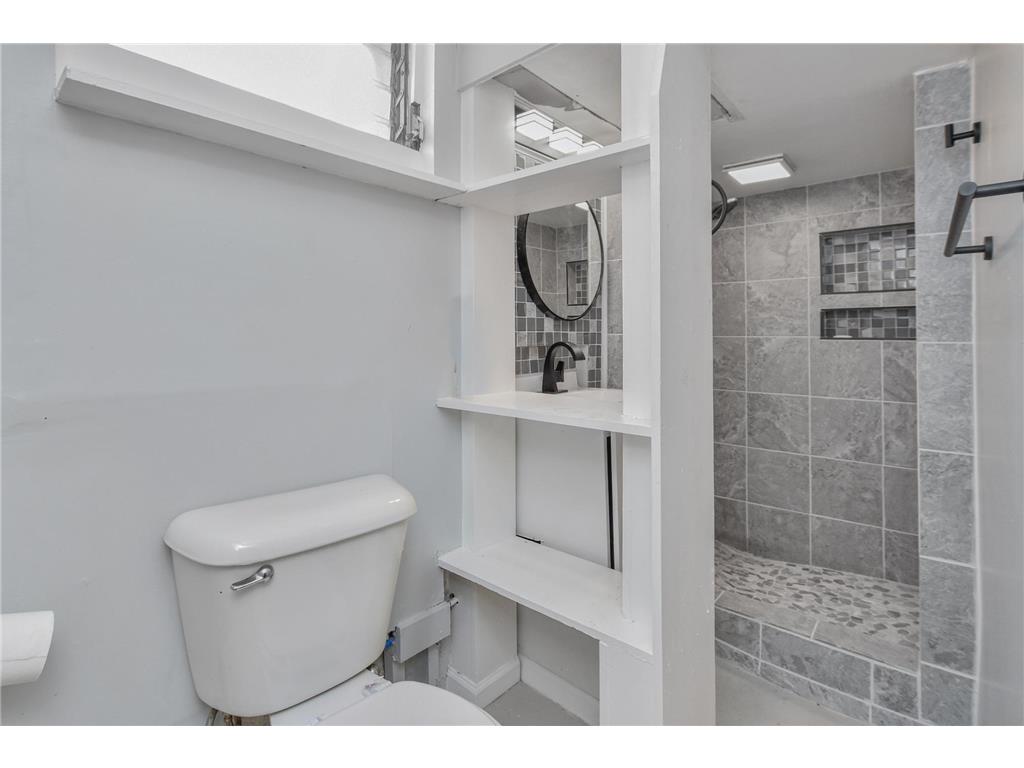 1801 3rd Avenue N Minneapolis MN 55405 7004762 image24
