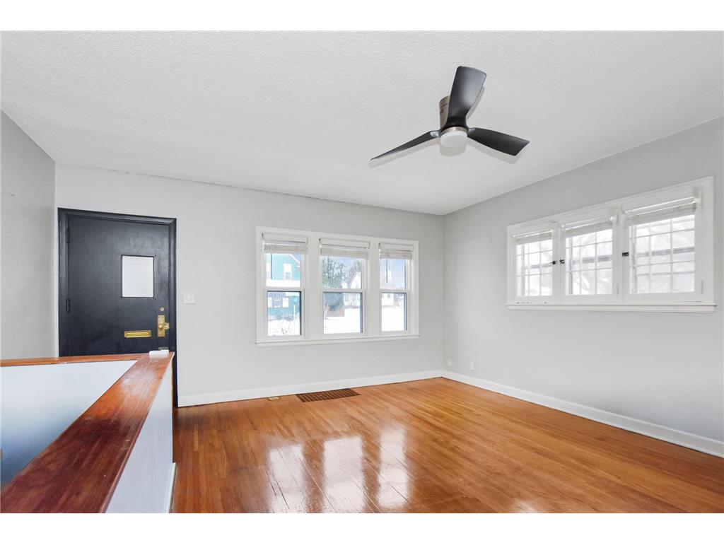 1801 3rd Avenue N Minneapolis MN 55405 7004762 image4