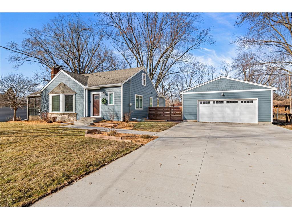 1801 Chatsworth Street N Roseville MN 55113 7031710 image1