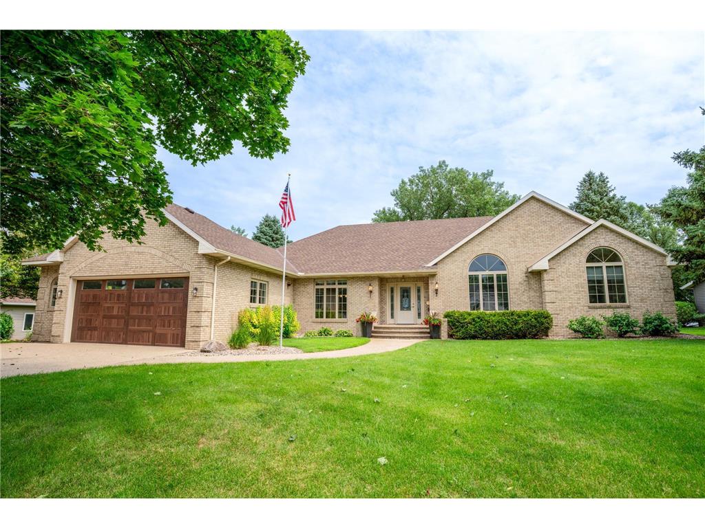 1801 Country Club Drive NE Willmar MN 56201 - Willmar 6763132 image1