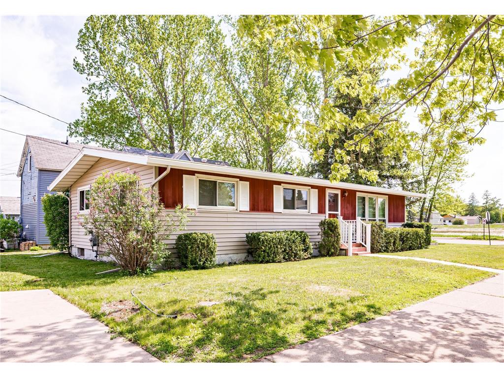 1801 E 8th Street Superior Twp WI 54880 6382478 image1