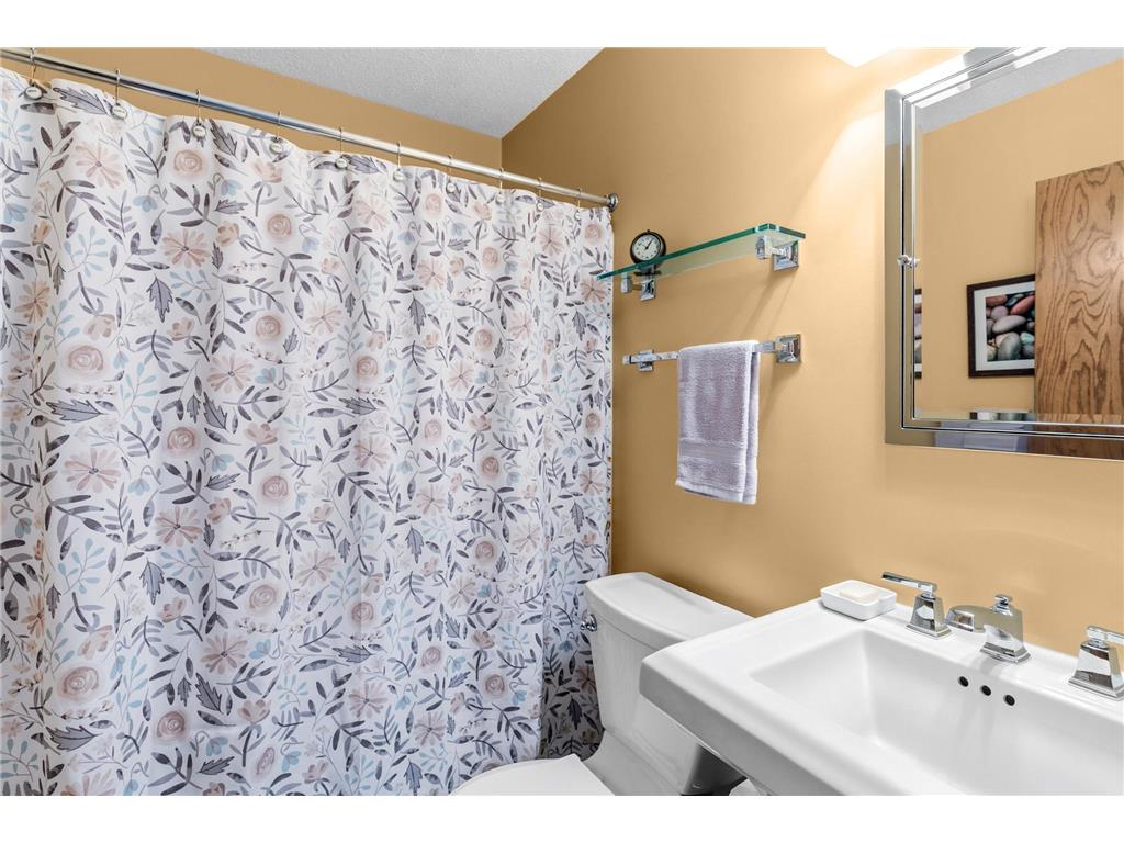 1801 Elm Street White Bear Lake MN 55110 7063421 image17
