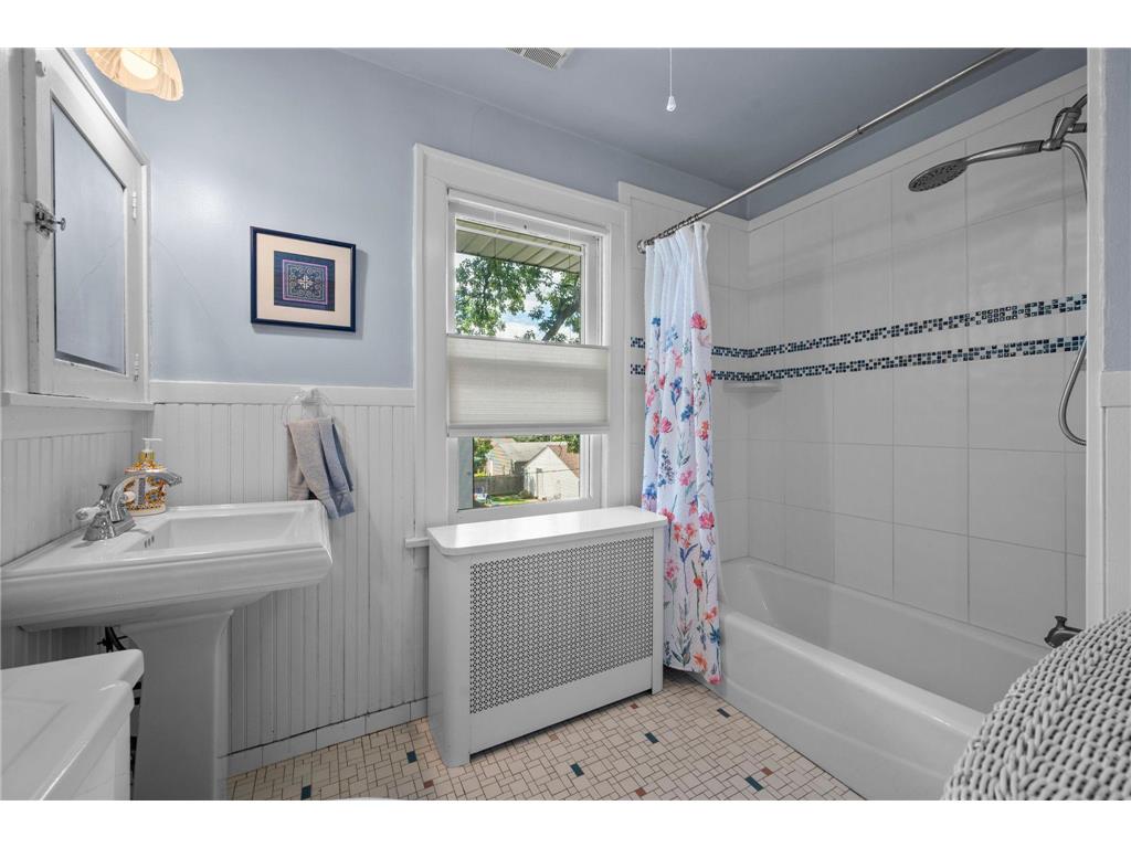 1801 Wellesley Avenue Saint Paul MN 55105 7087570 image39