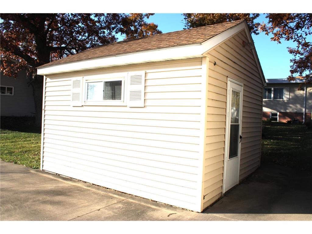 1802 10th Place NE Austin MN 55912 6812582 image9