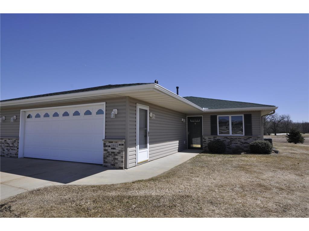 1802 Clubhouse Drive NE, Stewartville, MN 55976 MLS 6346902 Edina