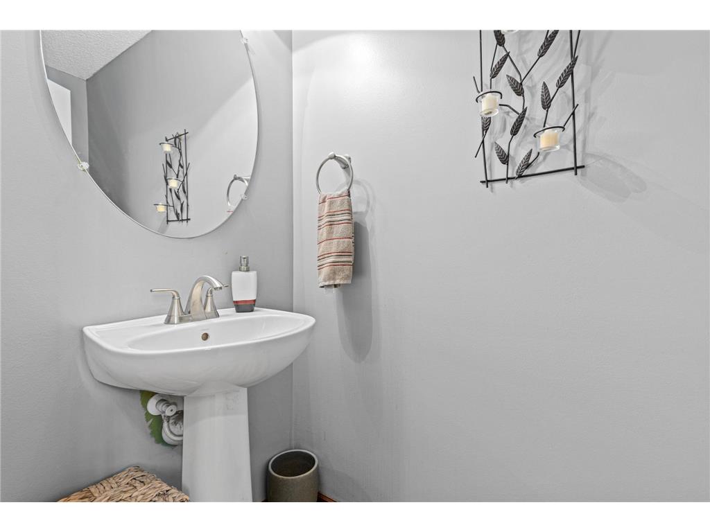 1802 Colonial Lane #1 Chanhassen MN 55317 7075851 image23