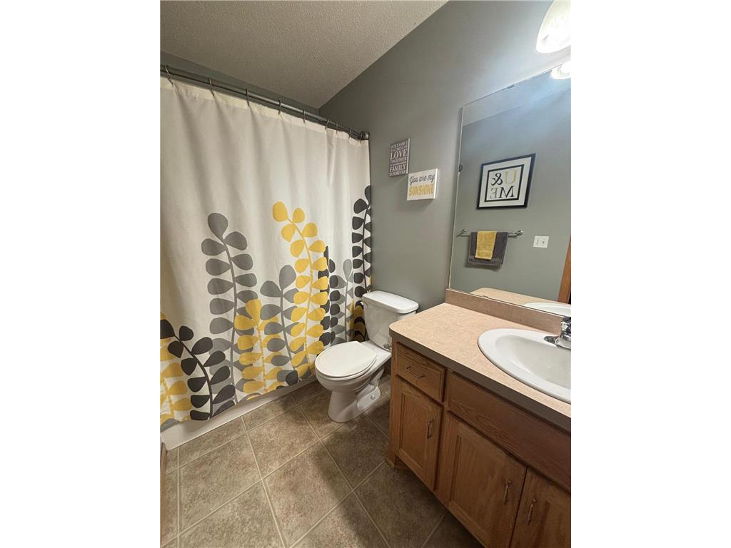 1802 Independence Street S Cambridge MN 55008 6818051 image10