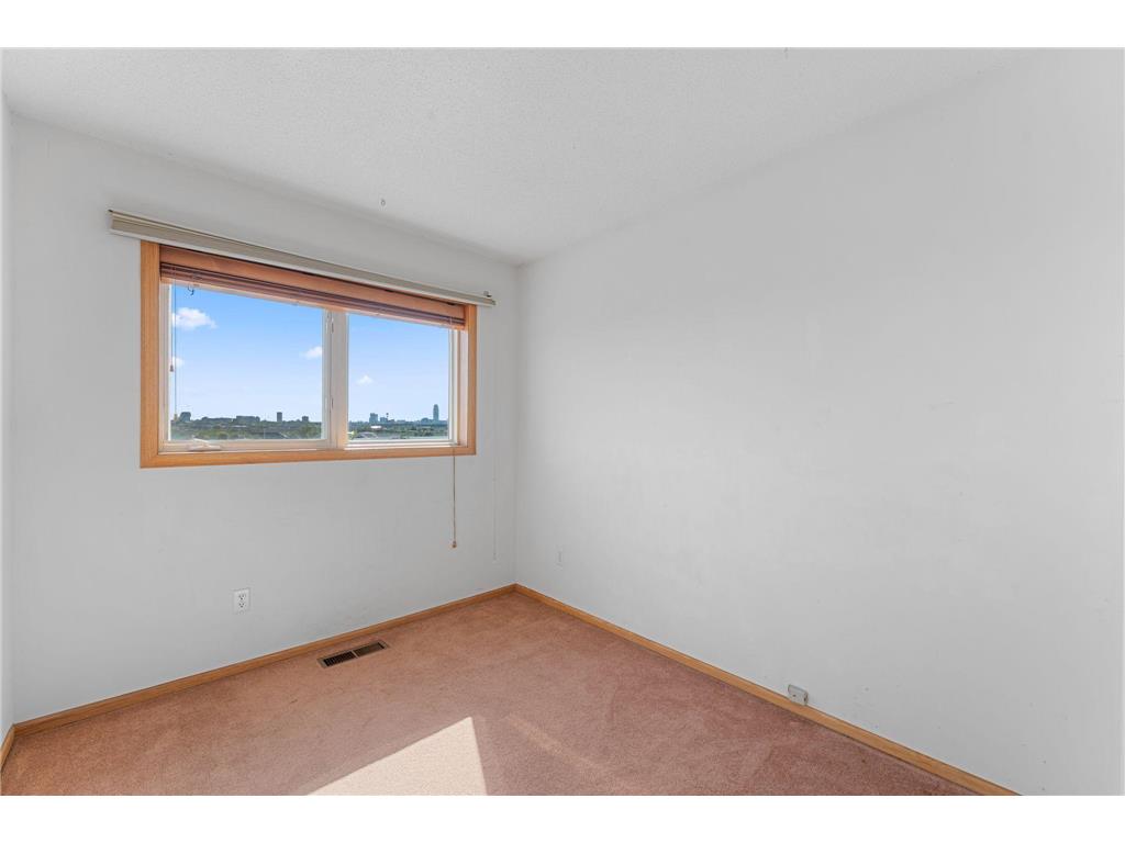 1802 McKinley Street NE Minneapolis MN 55418 7040648 image17