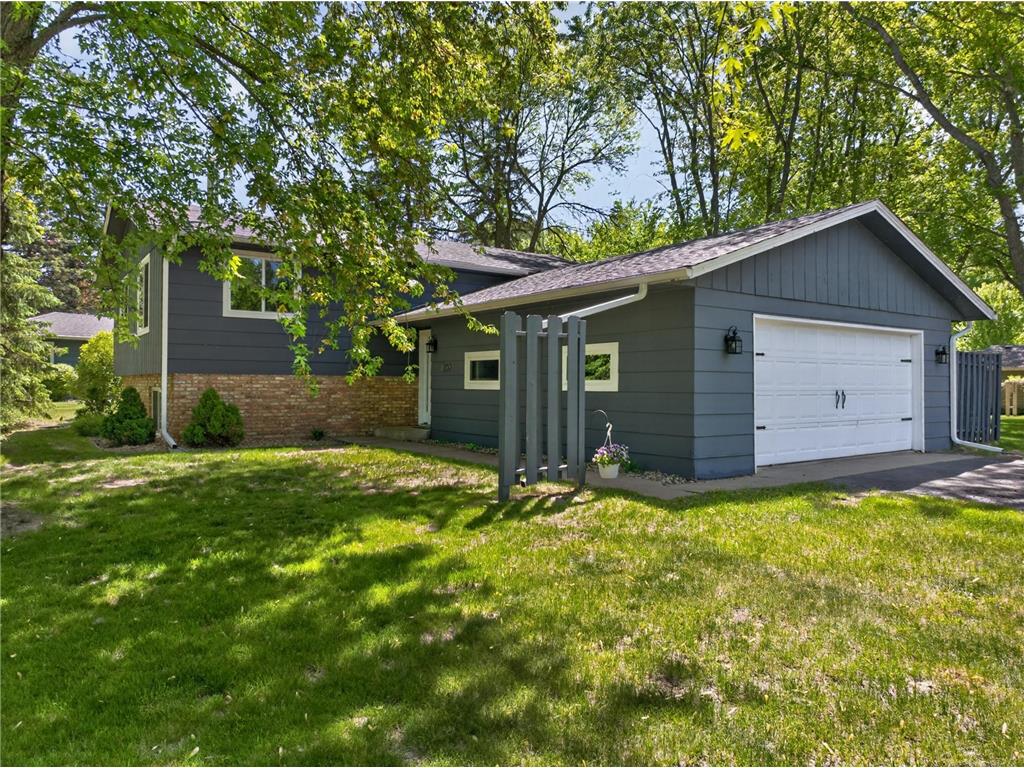 1802 Oak Knoll Drive NE Alexandria MN 56308 7080397 image1