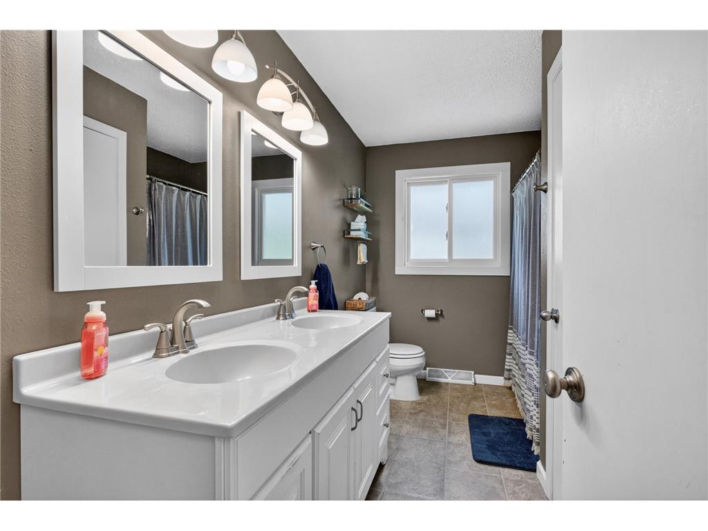 1802 Oak Knoll Drive NE Alexandria MN 56308 7080397 image18