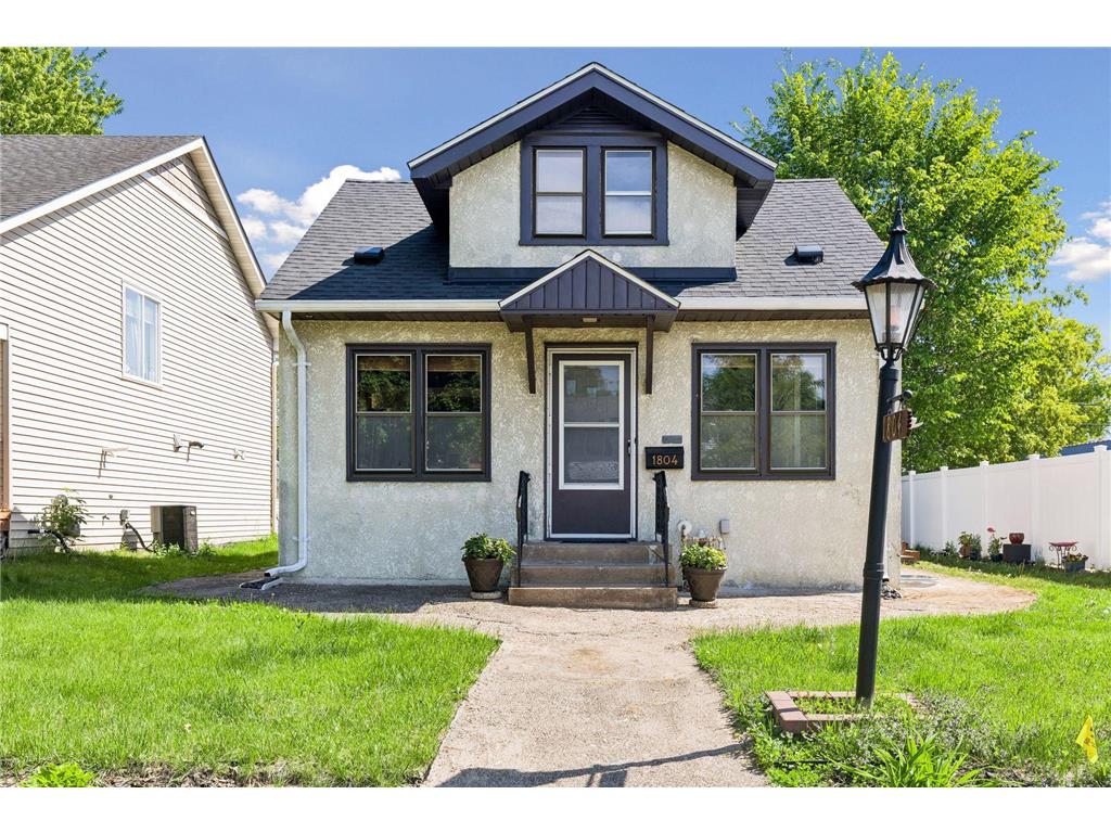 1804 7th Street E Saint Paul MN 55119 7065000 image1