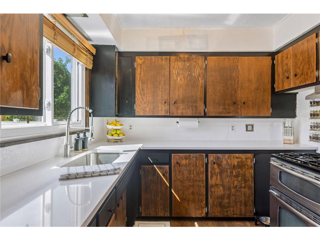 1804 7th Street E Saint Paul MN 55119 7065000 image12