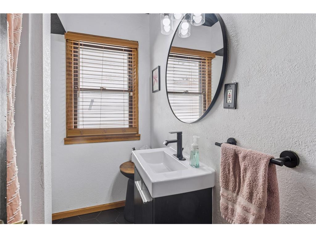 1804 7th Street E Saint Paul MN 55119 7065000 image16