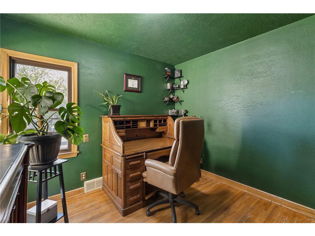 1804 7th Street E Saint Paul MN 55119 7065000 image18