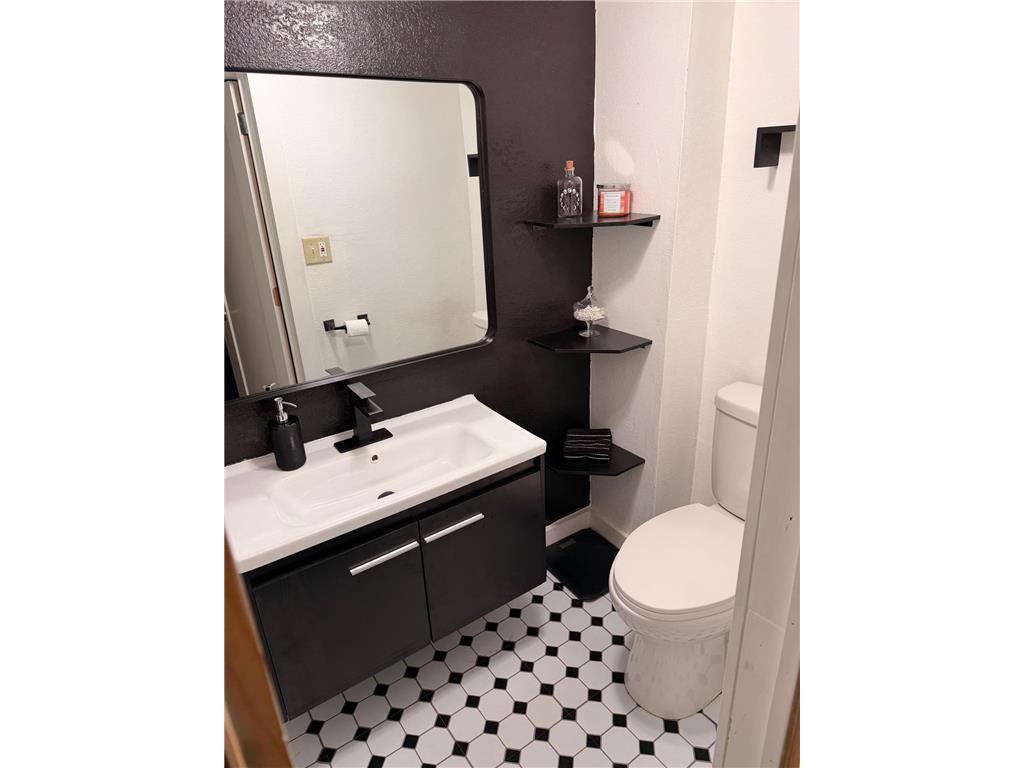 1804 7th Street E Saint Paul MN 55119 7065000 image25