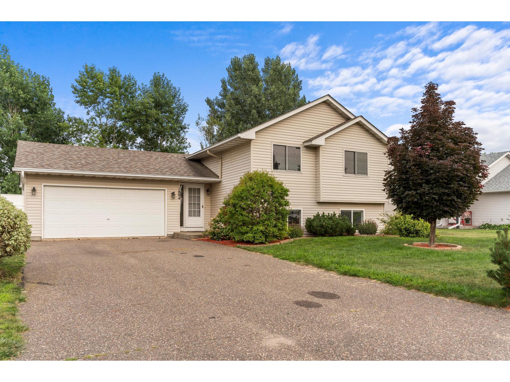 1804 Shasta Drive, Hudson, WI, 54016 MLS 6029303 Edina Realty