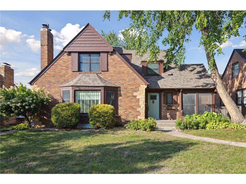 1805 Highland Parkway, Saint Paul, MN 55116 MLS 6261857 Edina Realty