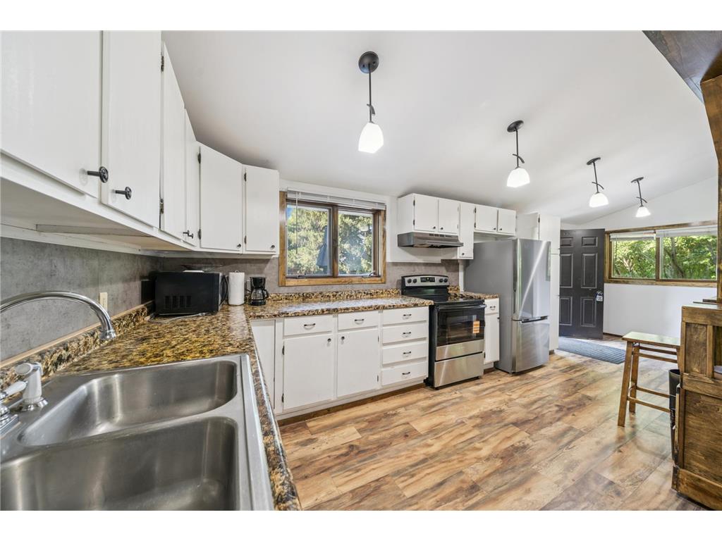 1806 100th Avenue Garfield Twp WI 54009 6762387 image5