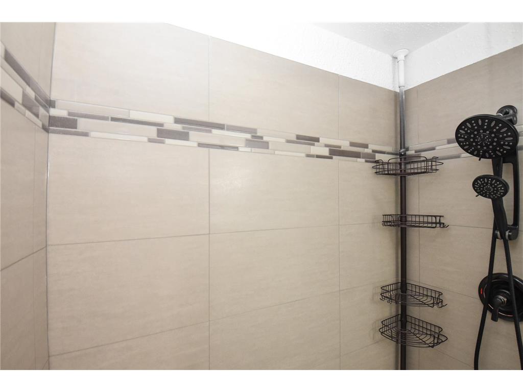 1806 36 1/2 Avenue S Fargo ND 58104 7073921 image32