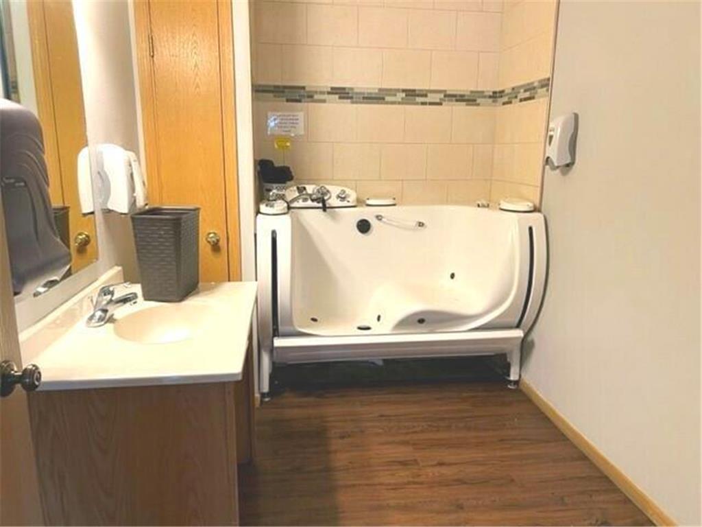 1806 E Lincoln Avenue Montevideo MN 56265 7056633 image9